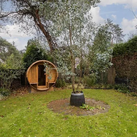 Holiday home Welkom In Ons Huisje In Het Bos Met Prive Sauna